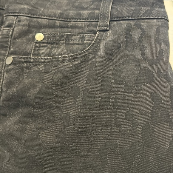 Stella McCartney Black Camo Print Stretch Mid Rise Skinny Jeans - Picture 9 of 9